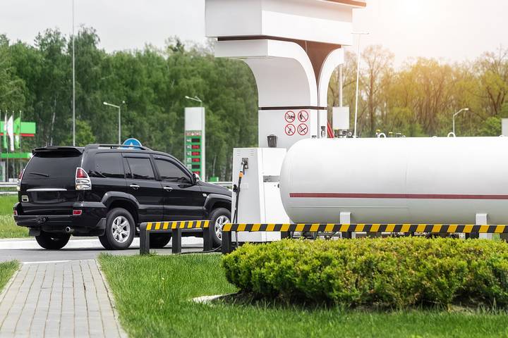 Propane cars offer greener, efficient transportation with expanding infrastructure.